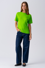 Charger l'image dans la galerie, T-shirt surdimensionné - citron vert
