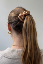 Load image into Gallery viewer, Scrunchie - Bronze
