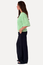 Cargar imagen en el visor de la galería, Zoe T-Shirt - Green/White
