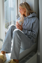 Cargar imagen en el visor de la galería, Essential Hoodie - Grey Melange
