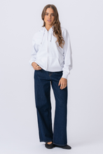 Carica l'immagine nel visualizzatore di Gallery, Basic Zip Hoodie - White
