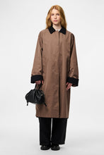 Load image into Gallery viewer, Jorma Long Light Jacket - Coffee Quartz Black
