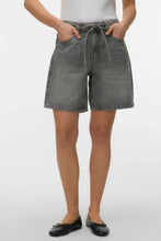 Load image into Gallery viewer, Wien Belt Shorts Mix - Light Grey Denim
