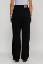 Load image into Gallery viewer, Nora Regular Jeans - Washed Black
