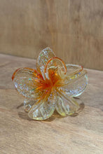 Load image into Gallery viewer, Flower Hair Clip - White
