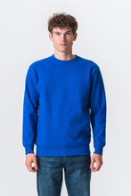 Charger l&#39;image dans la galerie, Crewneck de base - bleu suédois
