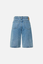 Carica l'immagine nel visualizzatore di Gallery, Sky Denim Jorts - Medium Blue Denim
