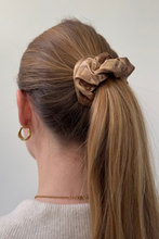 Load image into Gallery viewer, Scrunchie - Light Brown

