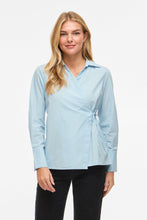 Charger l'image dans la galerie, Lumi V-Neck Wrap Top - Nantucket Breeze
