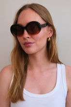 Charger l'image dans la galerie, Sara Sunglasses - Black/Light Brown

