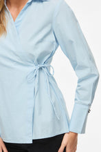Charger l'image dans la galerie, Lumi V-Neck Wrap Top - Nantucket Breeze
