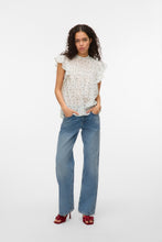 Afbeelding in Gallery-weergave laden, Trine Lace Top - Snow White AOP:Maguerite Blue Jasper
