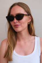 Load image into Gallery viewer, Zoe Sunglasses - Brown
