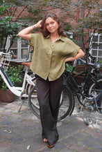 Charger l'image dans la galerie, Astrid Linen Shirt - Olive
