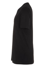 Load image into Gallery viewer, Basic Vneck t-shirt - Black
