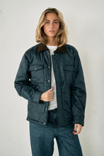 Cargar imagen en el visor de la galería, Ella Quiltet Jacket - Navy

