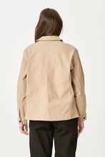 Carica l'immagine nel visualizzatore di Gallery, Twill Overshirt - Beige
