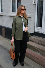 Carregar imagem no visualizador da galeria, Clara Twill Shirt - Green

