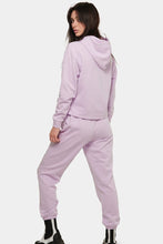 Charger l&#39;image dans la galerie, Sweat à capuche confortable - Bloom d&#39;orchidée
