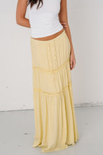 Carica l'immagine nel visualizzatore di Gallery, Alma Maxi Skirt - Dusty yellow
