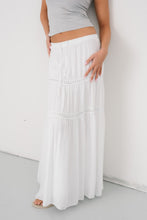 Afbeelding in Gallery-weergave laden, Alma Maxi Skirt - White

