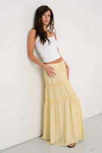 Carica l'immagine nel visualizzatore di Gallery, Alma Maxi Skirt - Dusty yellow
