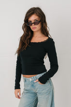 Carica l'immagine nel visualizzatore di Gallery, Lace top - Black
