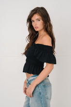 Cargar imagen en el visor de la galería, Honey Ruffle Top - Black
