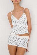 Carica l'immagine nel visualizzatore di Gallery, Viola Boxer Shorts - Blue Flowers
