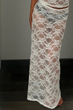 Cargar imagen en el visor de la galería, Florence Lace Skirt - White
