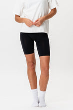 Carregar imagem no visualizador da galeria, Jackie Shorts Seamless - Black
