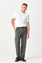 Cargar imagen en el visor de la galería, Performance Pants Loose - Charcoal Grey
