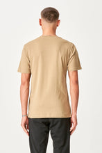 Carica l'immagine nel visualizzatore di Gallery, T -shirt oversize - sabbia

