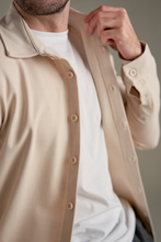 Cargar imagen en el visor de la galería, Performance Overshirt - Beige
