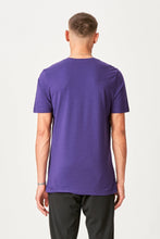 Carregar imagem no visualizador da galeria, T-shirt básica orgânica - Roxo
