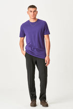 Carregar imagem no visualizador da galeria, T-shirt básica orgânica - Roxo

