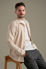 Cargar imagen en el visor de la galería, Performance Overshirt - Beige
