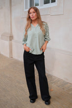 Afbeelding in Gallery-weergave laden, Frida Shirt - Khaki
