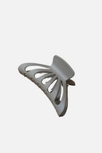 Afbeelding in Gallery-weergave laden, Hollow Claw Clip - Light Brown
