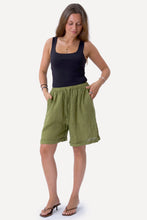 Afbeelding in Gallery-weergave laden, Linen Shorts - Olive
