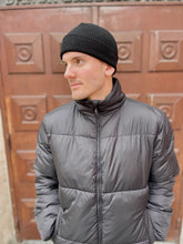 Load image into Gallery viewer, Knitted beanie - Black

