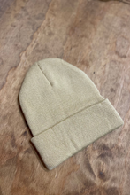 Carica l'immagine nel visualizzatore di Gallery, Classic beanie - Dark Beige
