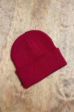 Load image into Gallery viewer, Classic beanie - Bordeaux red
