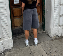 Afbeelding in Gallery-weergave laden, Esme Denim Jorts - Black Denim
