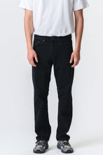 Load image into Gallery viewer, Relaxed Fit Jeans - Solid Black
