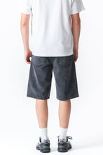 Carica l'immagine nel visualizzatore di Gallery, Denim Shorts Loose - Black
