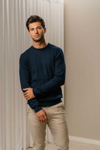 Charger l'image dans la galerie, Pullover Cable Knit - Navy
