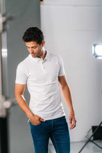 Cargar imagen en el visor de la galería, Muscle Polo Shirt - White
