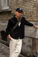 Carica l'immagine nel visualizzatore di Gallery, Linen Shirt - Black
