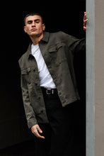 Carica l'immagine nel visualizzatore di Gallery, Twill Overshirt - Dark Olive
